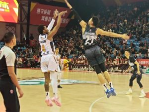CBA常规赛四川锦城客场险胜吉林东北虎